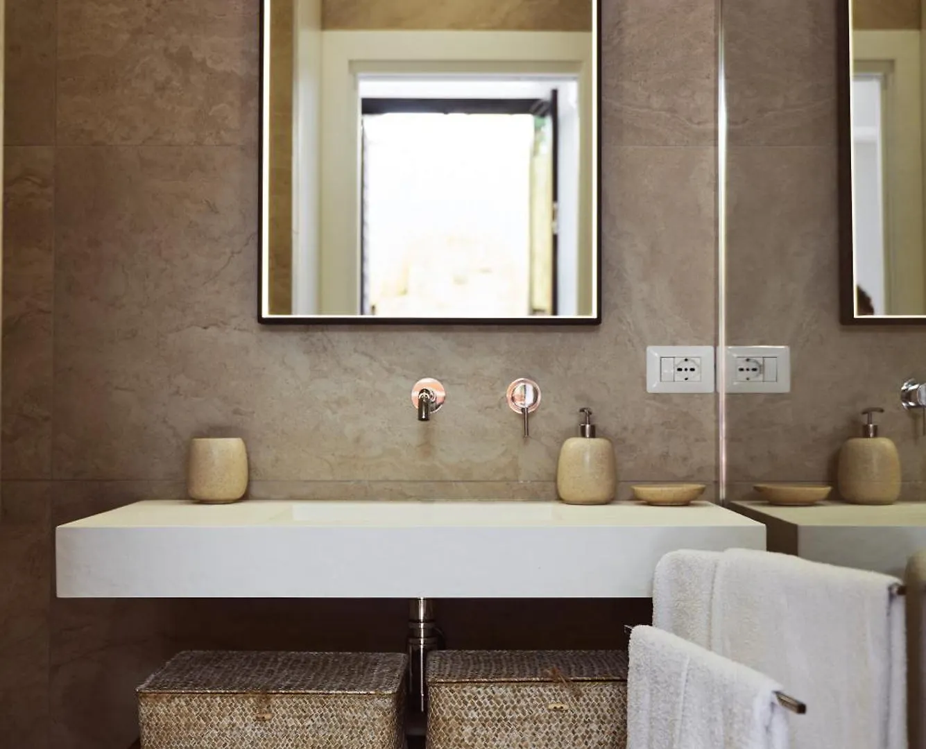 Domus Duca Claudius I Classy Vatican Apartment With Private Garden 罗马 意大利