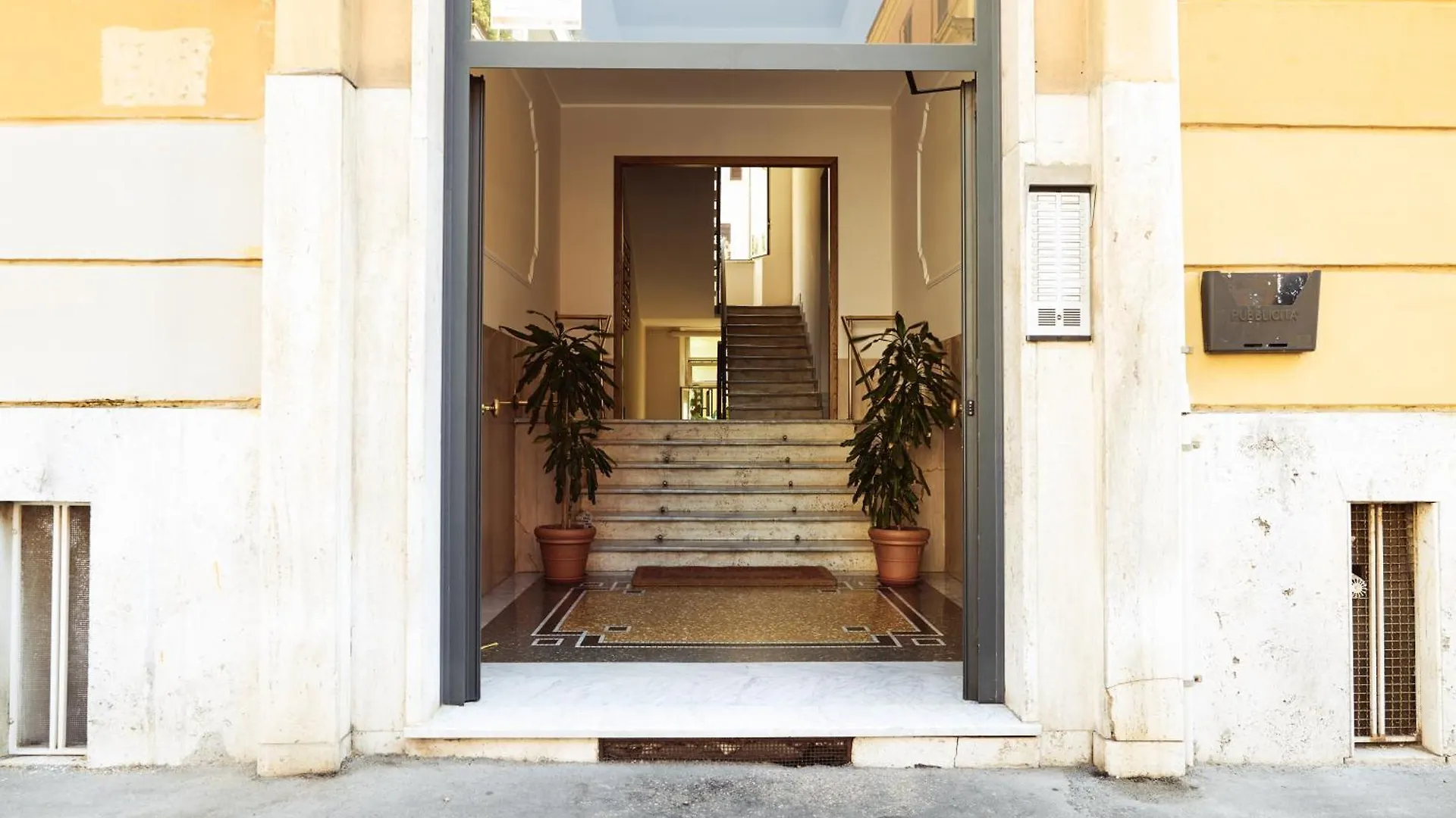 Domus Duca Claudius I Classy Vatican Apartment With Private Garden 罗马