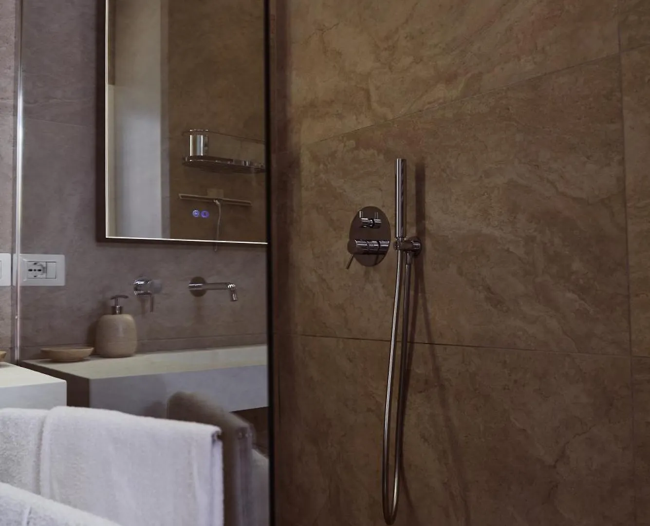 Domus Duca Claudius I Classy Vatican Apartment With Private Garden Rome